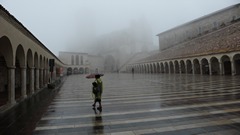 Assisi im Regen